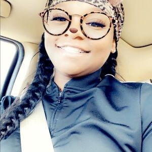 Meet your Posher, Victoria